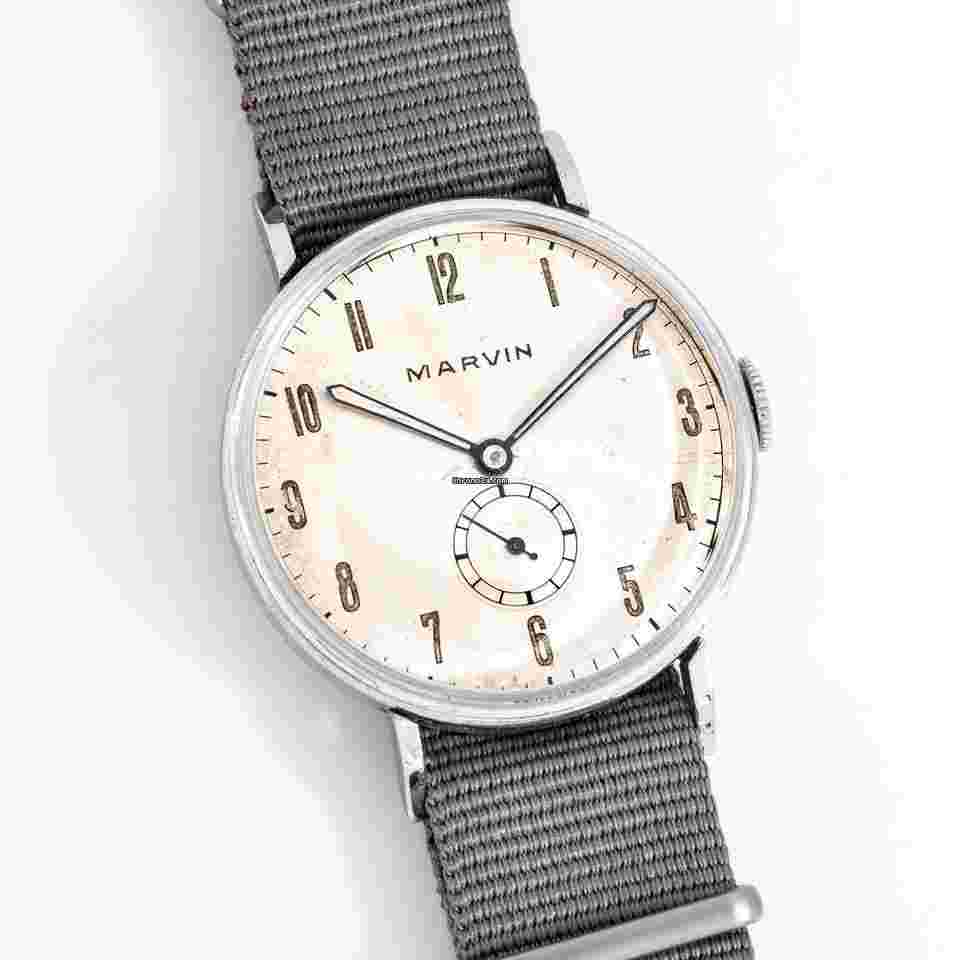 Marvin
                           
                                 1950's Vintage Marvin Oversized 39mm Stainless Steel Watch ( 15117)
