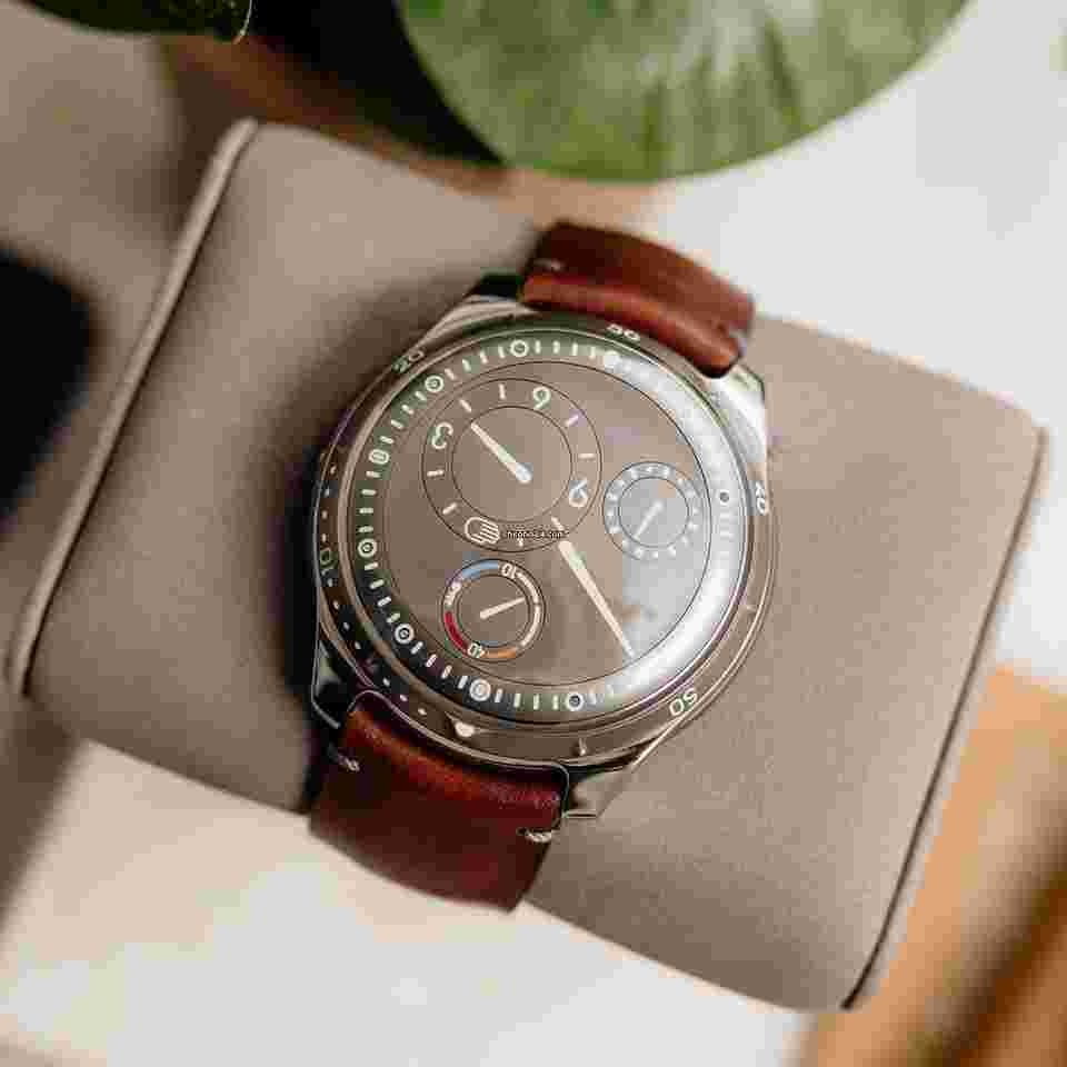 Ressence
                           
                                 Type 5G - Serial 001 - Box and papers