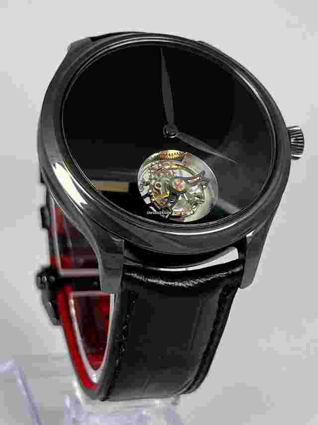 H.Moser & Cie. Endeavour
                           
                                 Tourbillon Vantablack Limited Edition LIKE NEW (serious customers only)