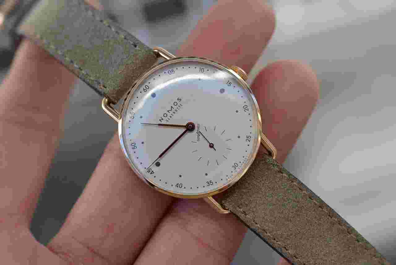 NOMOS Metro
                           
                                 rose gold 33