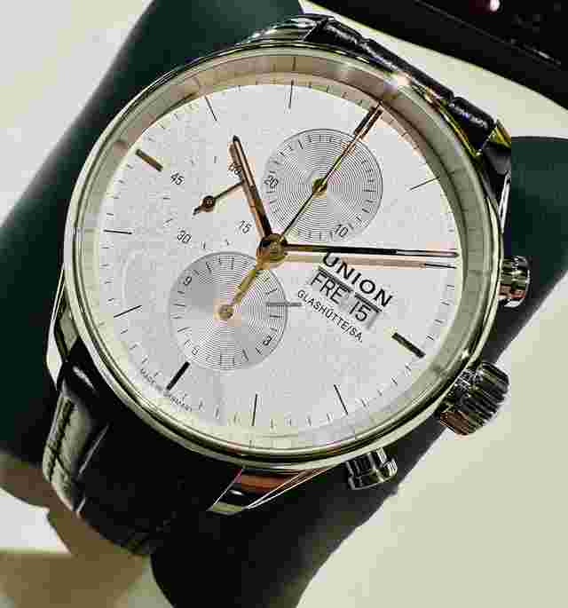 Union Glashütte Viro Chronograph
                           
                                 Ungetragene Viro Chronograph mit Lederband