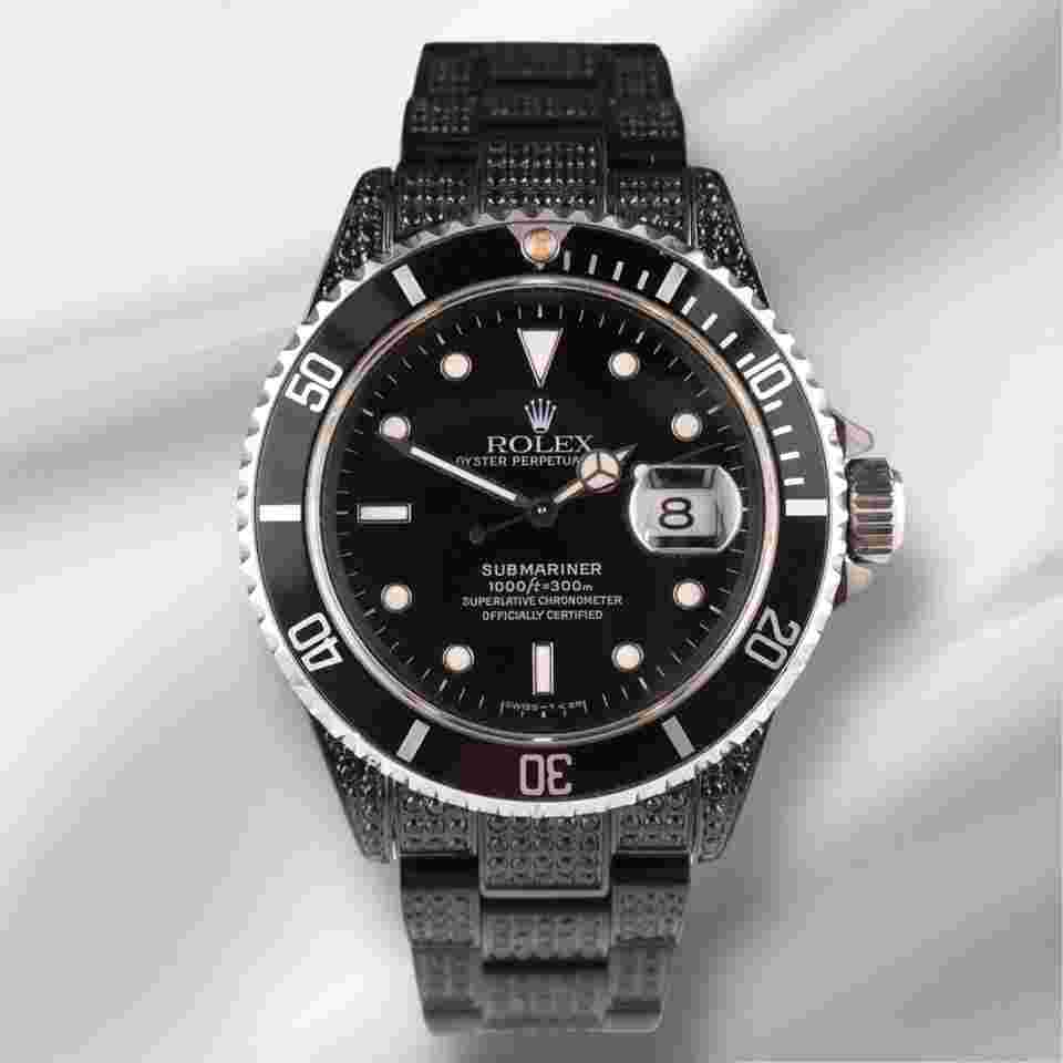 Rolex Submariner Date
40mm Steel Black Iced out 6ct Oyster Mens Watch 16610