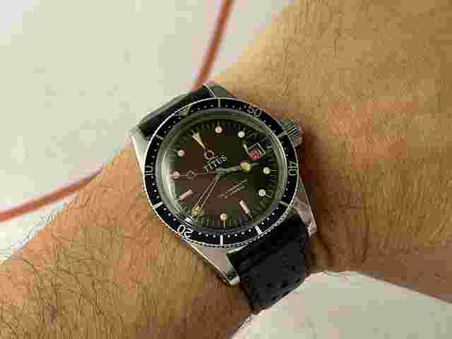 Titus
                           
                                 SOLVIL TITUS CALYPSOMATIC DIVER Vintage Swiss automatic watch STUNNING TROPICALIZED DIAL. Cal. ETA 2472