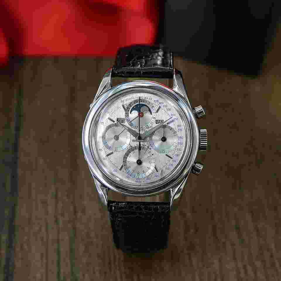 Universal Genève Tri-Compax
Vintage Tri-Compax Chronograph Stainless Steel Ref. 222'100
