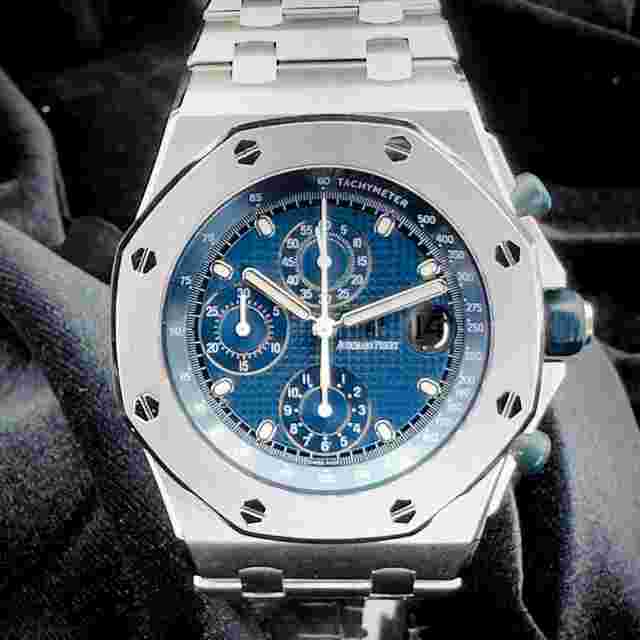 Audemars Piguet Royal Oak Offshore Chronograph
                           
                                 25721ST 'The Beast" Box & Papers