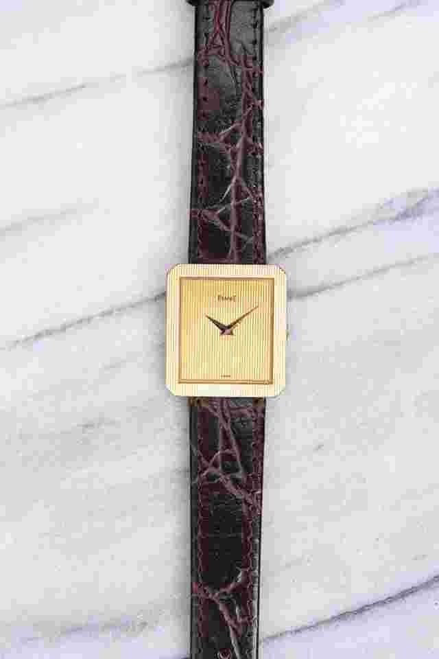 Piaget
                           
                                 Reference 9154 Protocol Vintage Manual Wind 1970s 18K Yellow Gold Champagne Dial 25mm Case