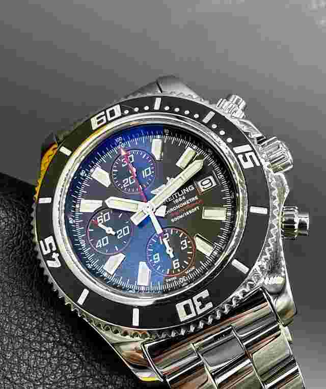 Breitling Superocean
                           
                                 II CHRONOGRAPH 44MM DIVER A13341 SWISS AUTOMATIC BLACK/RED