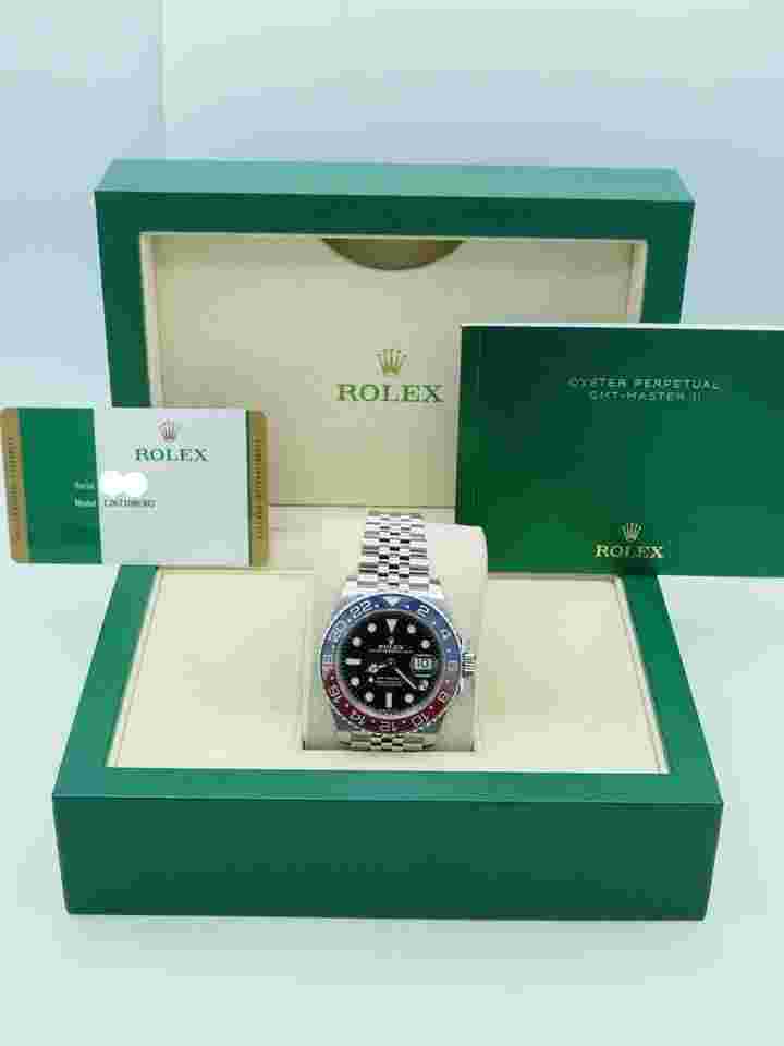 Rolex GMT-Master II
126710BLRO GMT-Master II "PEPSI" Black Dial Jubilee Bracelet Complete Set 2018