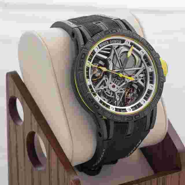 Roger Dubuis Excalibur
                           
                                 Spider Aventador S DBEX0613