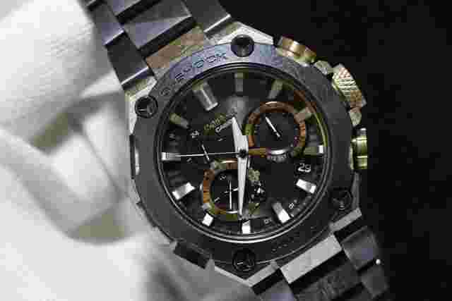 Casio G-Shock
                           
                                 40th Anniversary Model MR-G "Gassan" MRG-B2000GA-1AJR Solar Radio wave