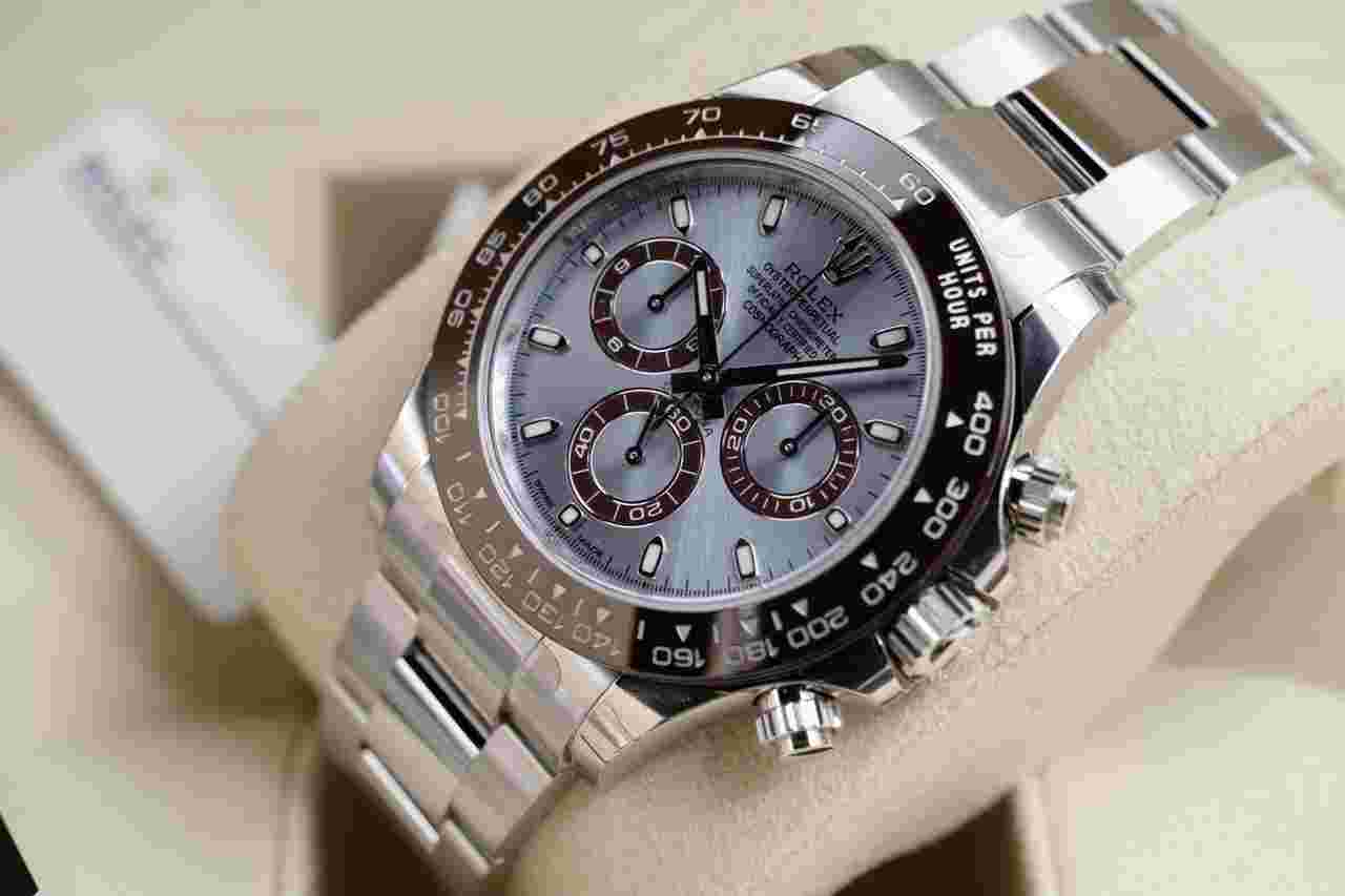 Rolex Daytona
Platinum New Old Stock full Stickers - nos Platino