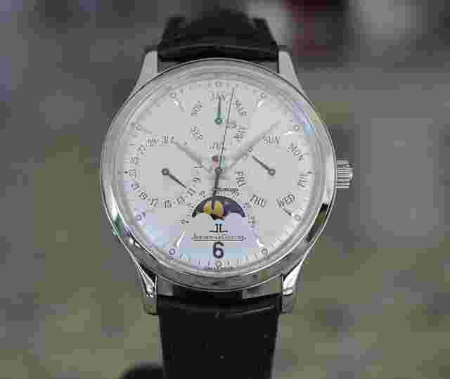 Jaeger-LeCoultre Master Control
                           
                                 Perpetual
