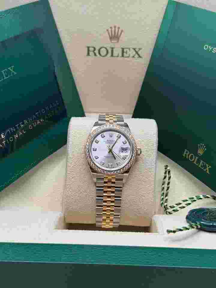 Rolex Lady-Datejust
NEW 2024 Silver Diamond Dial Diamond Bezel Two Tone Yellow Gold Jubilee 28mm