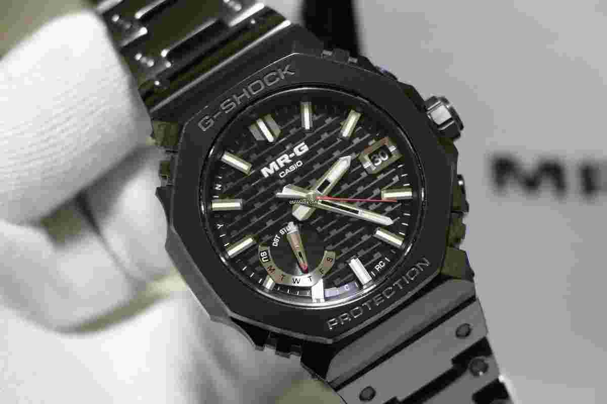 Casio G-Shock
MR-G MRG-B2100B-1AJR Radio Wave Solar