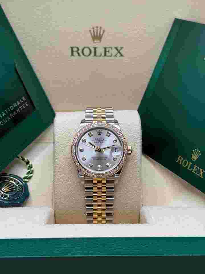 Rolex Datejust 31
Silver Diamond Dial Diamond Bezel Two Tone Yellow Gold Jubilee Pre Owned