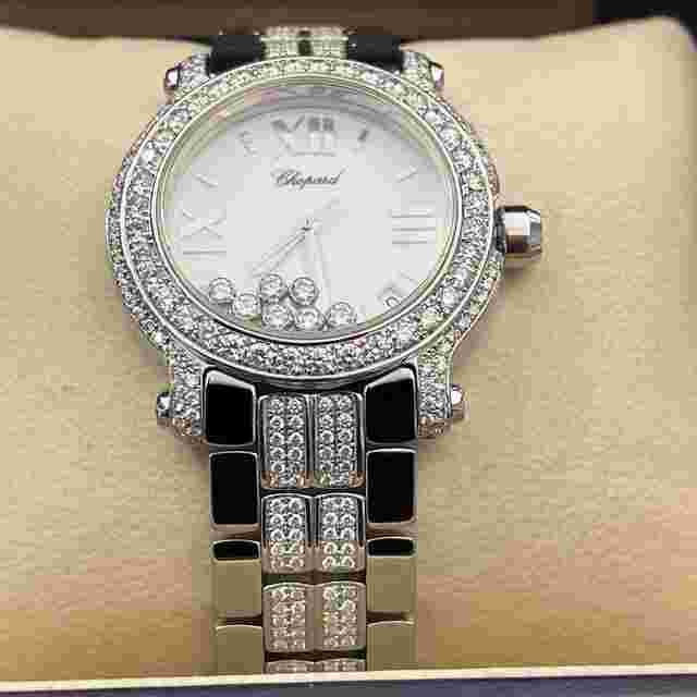 Chopard Happy Sport
                           
                                 36mm 7-Floating Diamonds White Dial Iced Out ref: 278477-3001