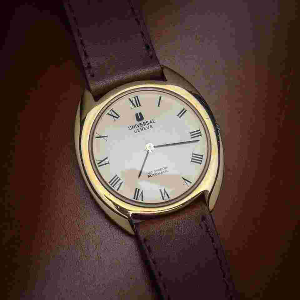 Universal Genève
Gilt Shadow Automatic / Ultra-Thin C-Shape Case / Ref. 566101 / Cal. 2-66 Micro-Rotor