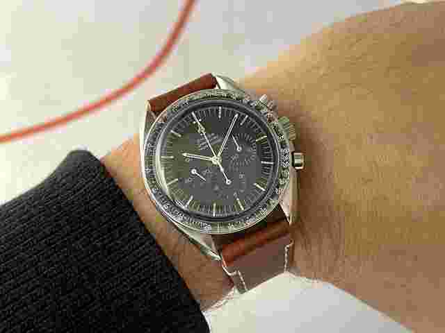 Omega Speedmaster Professional Moonwatch
                           
                                 Vintage hand-wound chronograph watch Ref. 105.012-65 Cal. 321