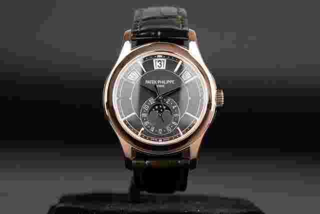 Patek Philippe Annual Calendar
                           
                                 5205R Complications Annual Calendar Moonphase