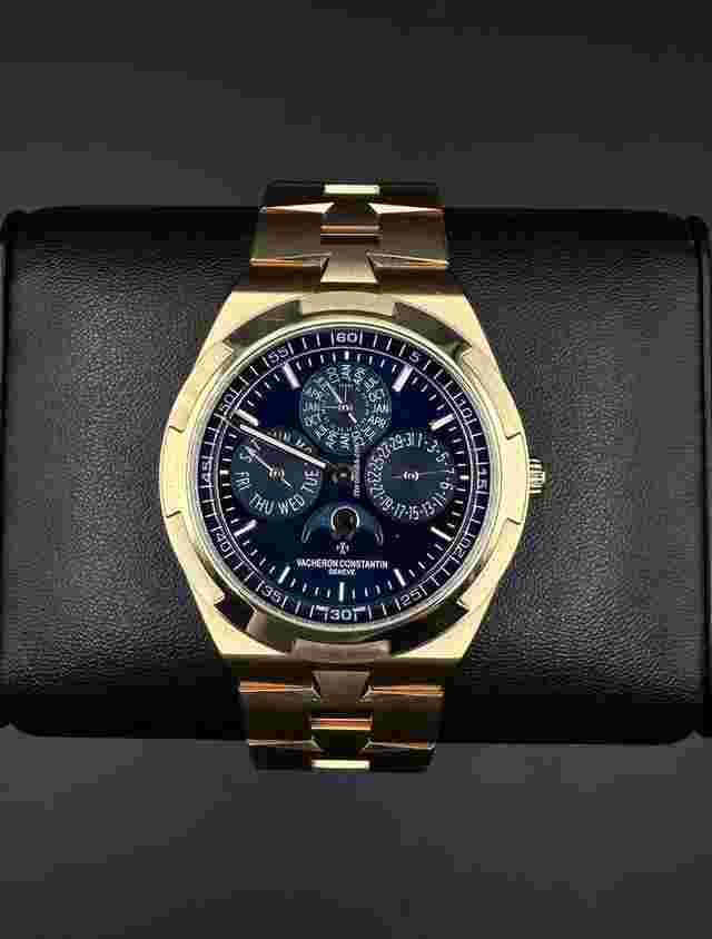 Vacheron Constantin Overseas
                           
                                 Perpetual Calendar Ultra-Thin 4300V/220R-B509