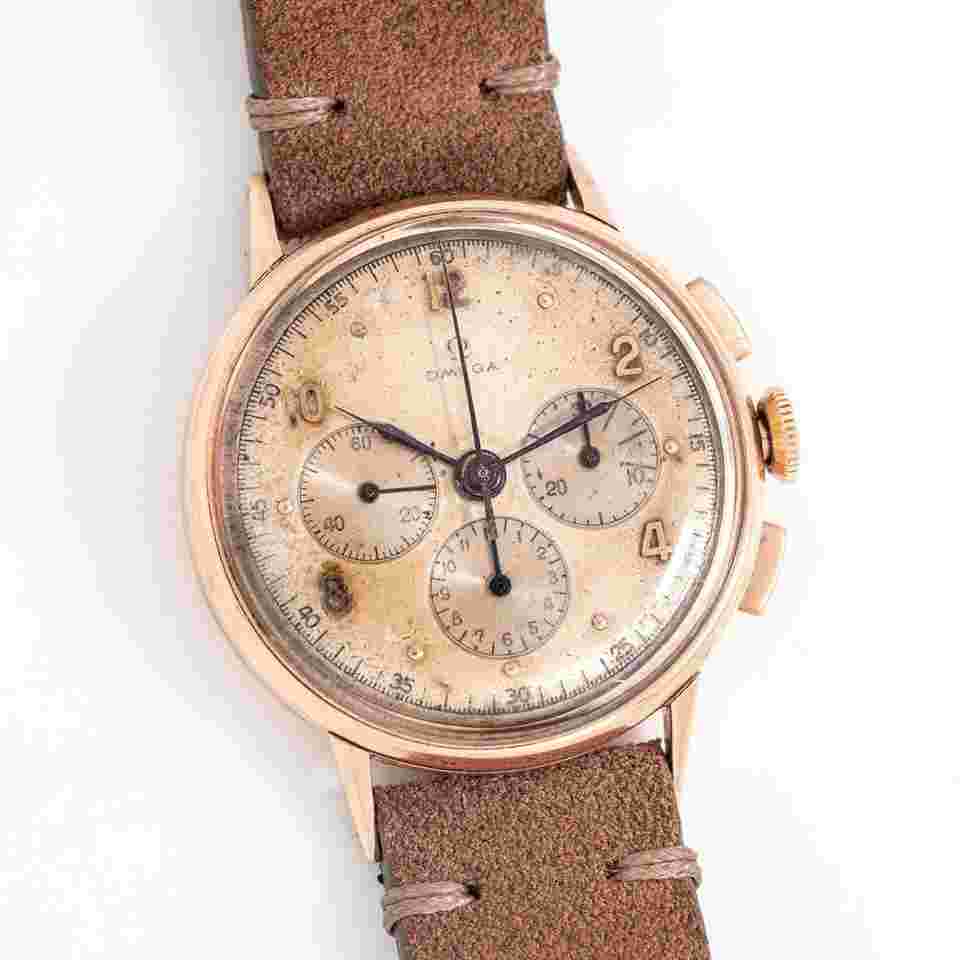 Omega Classic
1946 Vintage Omega Ref. 2279 27CH / 321 Chronograph in Solid 14k Rose Gold ( 15187)