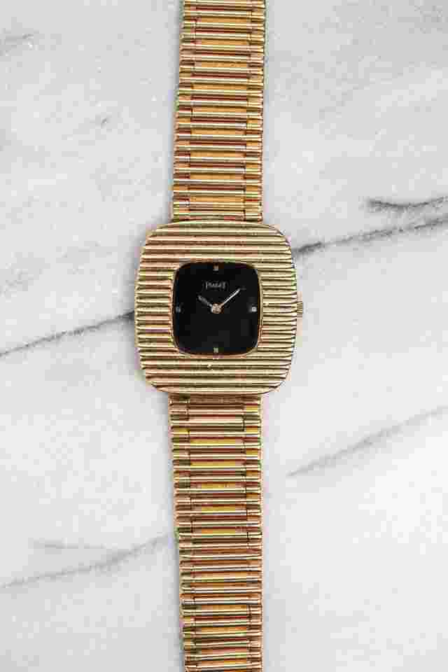 Piaget
                           
                                 Reference 99021 Vintage 1980s Manual Wind 18K Yellow Gold Onyx Dial 32mm Case