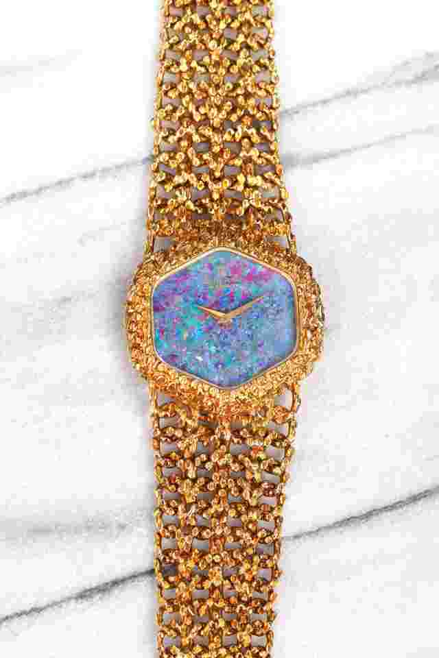 Royale Vintage 1970s Roy King Montre Royale Opal Stone Dial 18K Yellow Gold Manual Wind 36mm Case