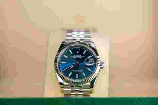 Rolex Datejust 36
                           
                                 126234 Oyster Perpetual 36 mm Blue Dial Jubilee Stainless Steel