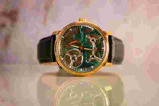 Accutron
                           
                                 Dennis Murray