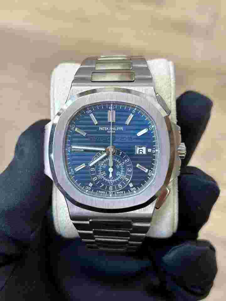 Patek Philippe Nautilus
                           
                                 2017 Nautilus 5976/1G Chronograph Blue Dial
