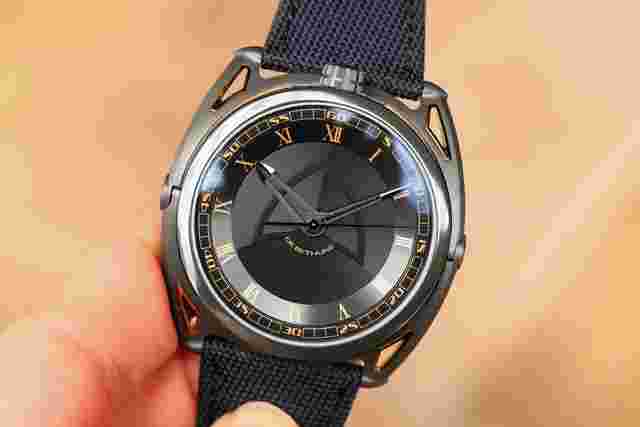 De Bethune
                           
                                 DB27 Titan Hawk JPS ref. DB27V2JPS zirconium