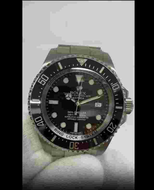 Rolex Sea-Dweller Deepsea
                           
                                 44mm SS - Fluted Bezel - Black Dial - Oyster Bracelet 116660
