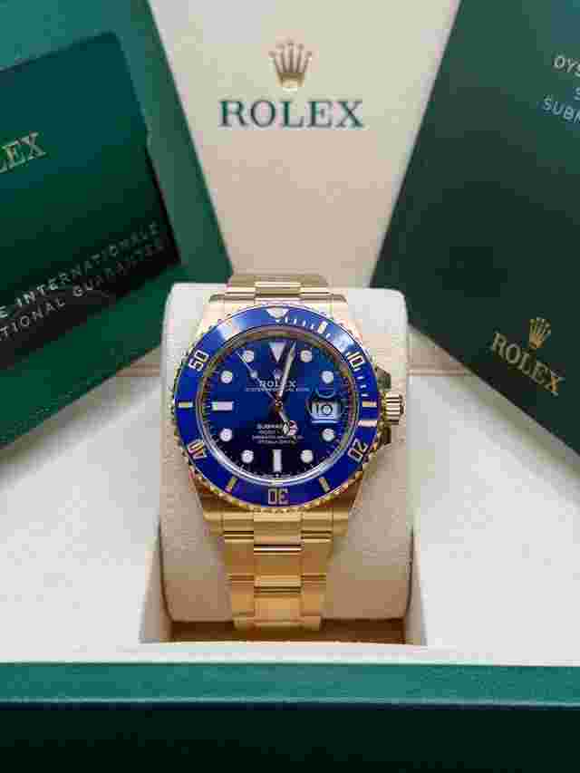 Rolex Submariner Date
                           
                                 NEW 2025 Yellow Gold Sunburst Blue Dial Ceramic Bezel