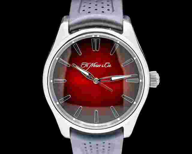 H.Moser & Cie.
                           
                                 Pioneer Centre Seconds SS Red Fume Dial