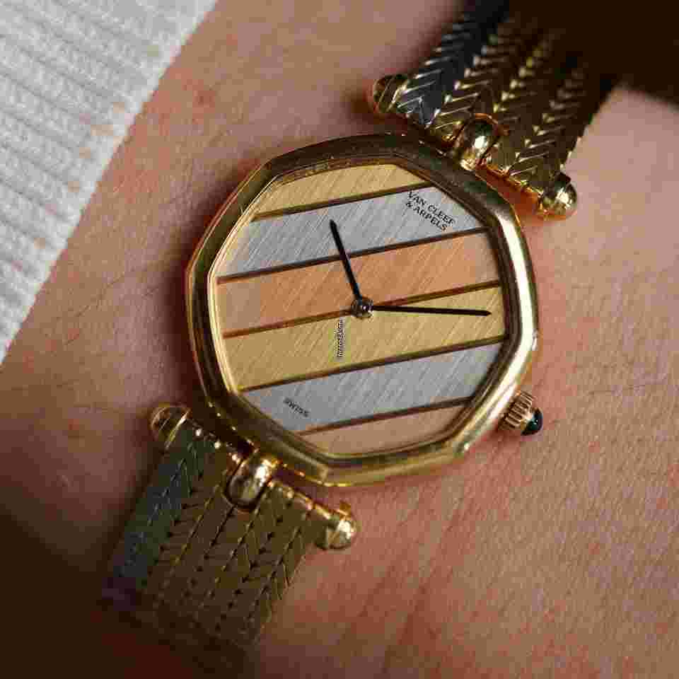 Van Cleef & Arpels
                           
                                 by Gerald Genta 25523 18K TriGold Integrated Bracelet