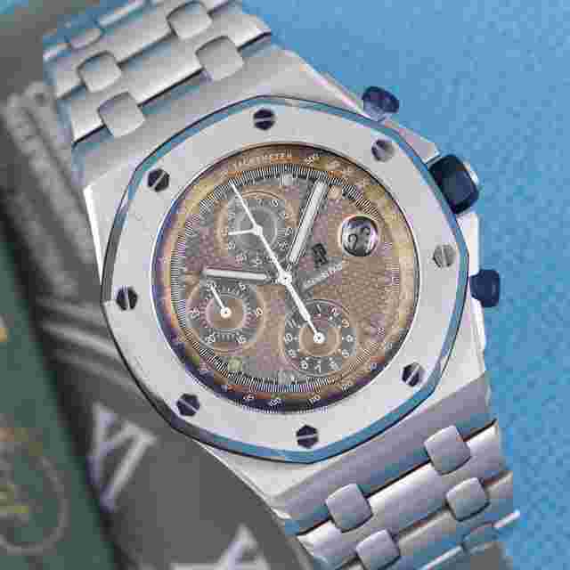 Audemars Piguet Royal Oak Offshore Chronograph
                           
                                 25721ST - The Beast - Tropical Dial - Full Set - Brown Dial