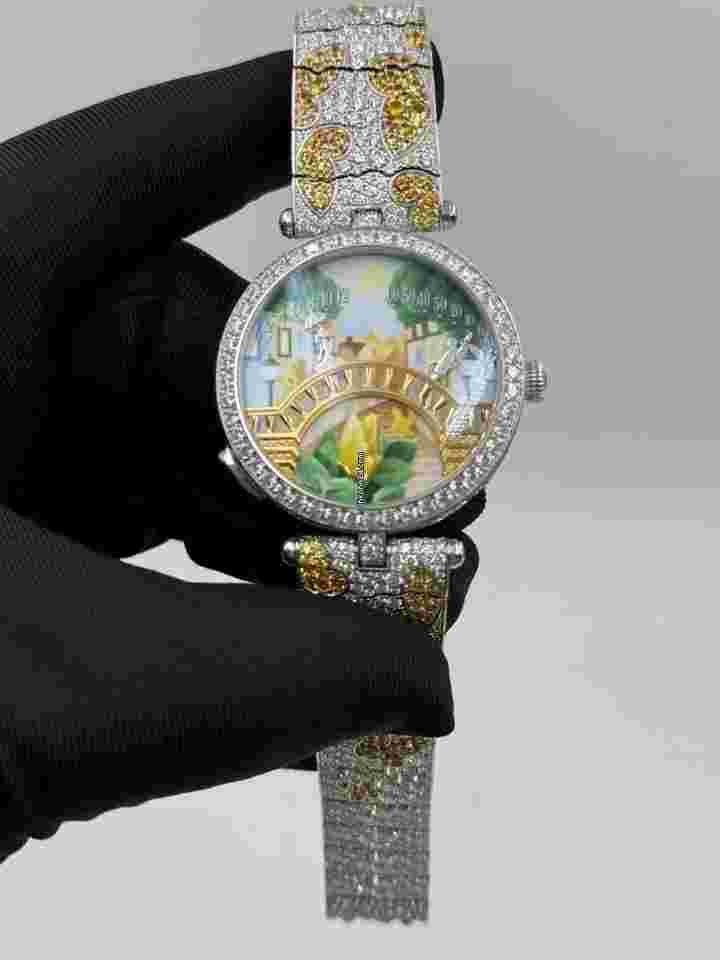 Van Cleef & Arpels
                           
                                 VCARO8U100