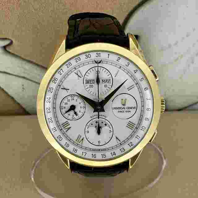 Universal Genève
                           
                                 Chronograph Triple Date Moonphase