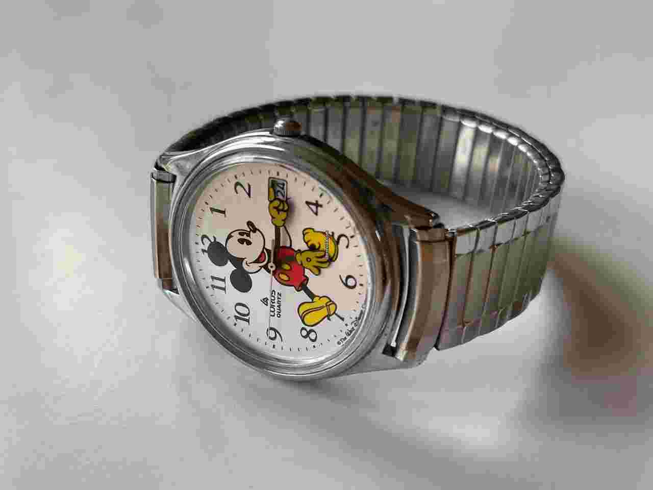 Lorus
Mickey Mouse Bradley Walt Disney Productions by Seiko Calendar Date Vintage Made in USA