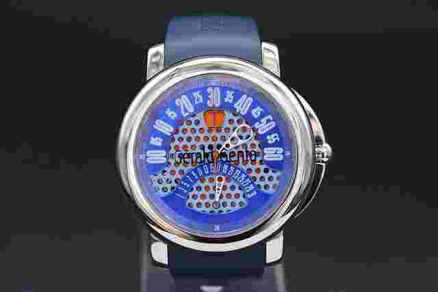 Gérald Genta Arena Bi-Retro • in Stock • UNWORN • +Rubber Orange Strap •