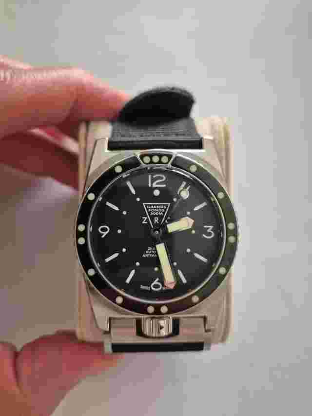 ZRC 1964 "french Navy" Reissue Grands Fonds Date in good condition full set additional straps