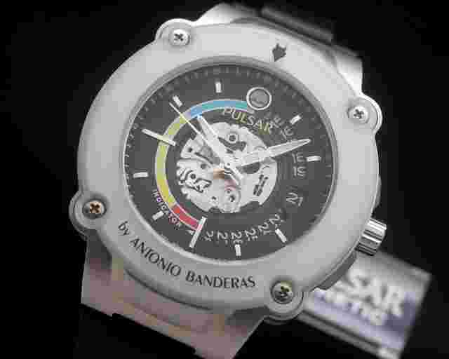 Pulsar by Seiko New Old Stock Kinetic by Antonio Banderas rare vintage NOS SERVICED WARRANTY