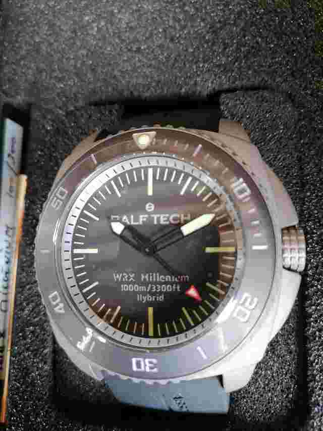 Ralf Tech WRX MILLENIUM modèle titanium grade 1 étanchéité 100 ATM. Military series