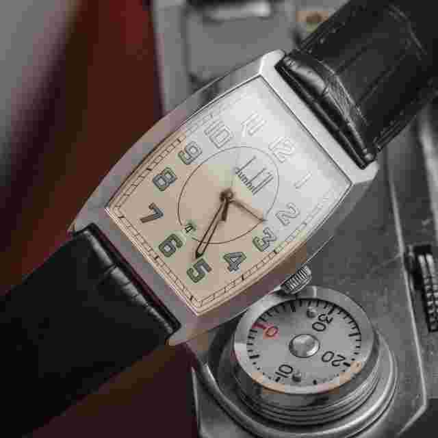 Alfred Dunhill Tonneau Case / Swiss Quartz Movement