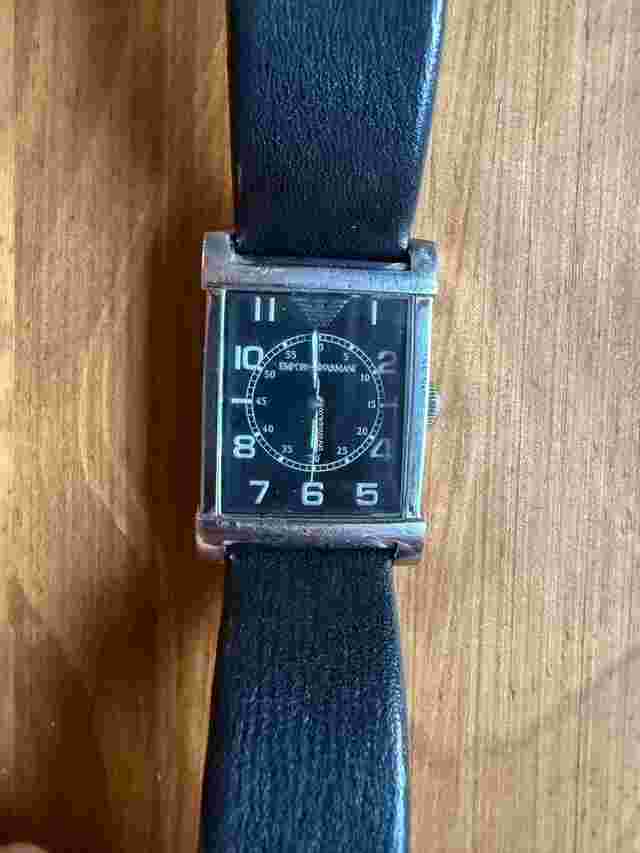 Armani Emporio Armani Vintage Tank Quarzuhr mit schwarzen originalem Lederarmband