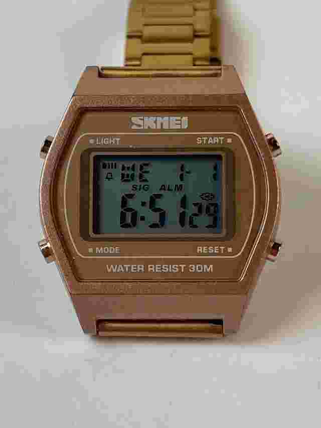 SKMEI Digital Gold Tone Retro-Style Classic Case Day Date Alarm Stopwatch 
