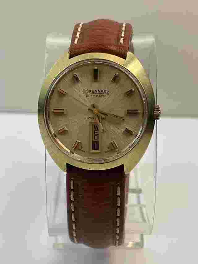 Pennard by Lucien Piccard Automatic Vertical Calendar Date/Day Gold-Capped Textured Dial Vintage Swiss Made Ref. 169872
