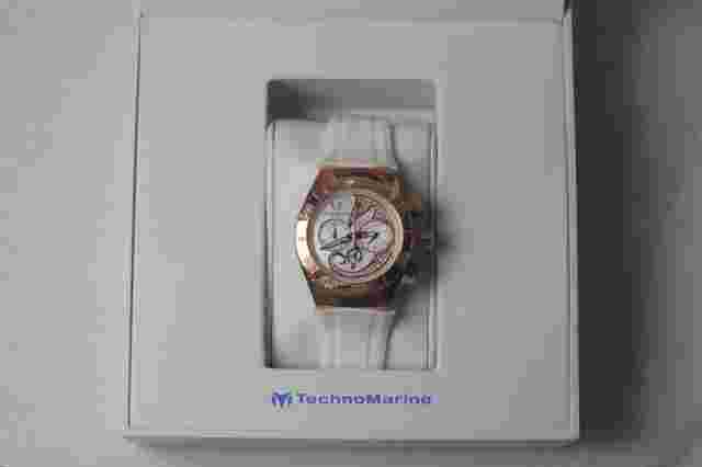 Technomarine Cruise Dream Reloj de mujer con decoración de diamantes. Caja original.
