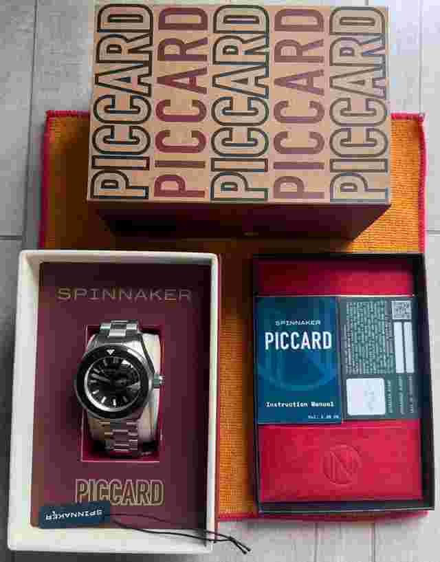 Spinnaker Volcano Black Piccard Diver para 550m de estilo icônico com caixa e documentos