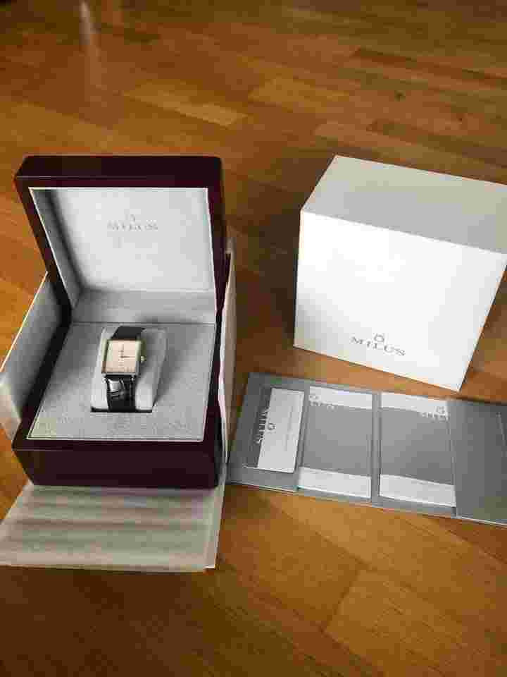Milus Aurigos Armbanduhr mit Sichtwerk handaufzug 